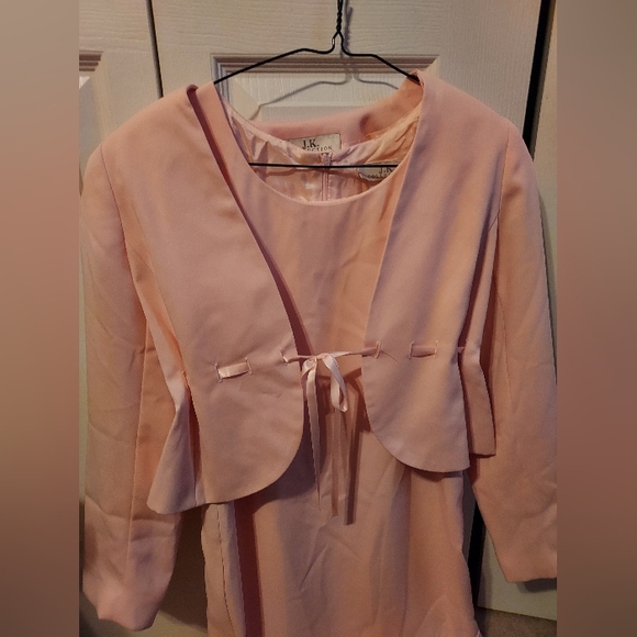 Elegant Pink Girl's Jacket And Dress Setn Brand NEW, Size 14 - Picture 4 of 8